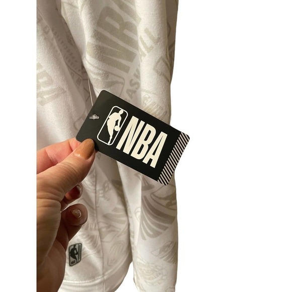 NBA NEW Hoodie Sweatshirt Men’s Small Basketball White Spell Out - Picture 5 of 12